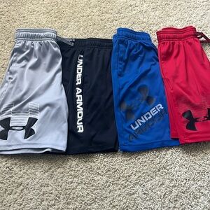 Under Armour 4 pairs of shorts EUC size S